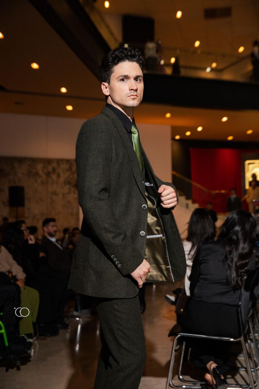 e4827547-3e6b-4b1f-b43c-e558fe644723